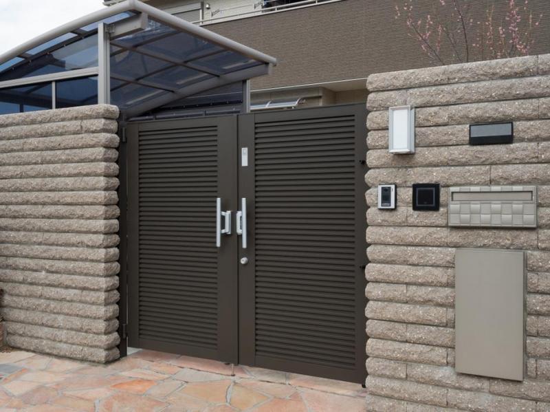 Pose de portails &agrave; Courri&egrave;res, conseils pour une s&eacute;curit&eacute; optimale