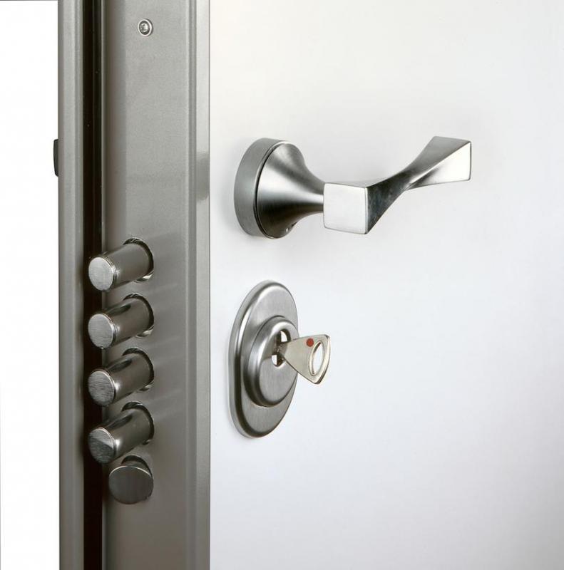 Portes d'entr&eacute;e &agrave; Courri&egrave;res, comment allier style et s&eacute;curit&eacute;
