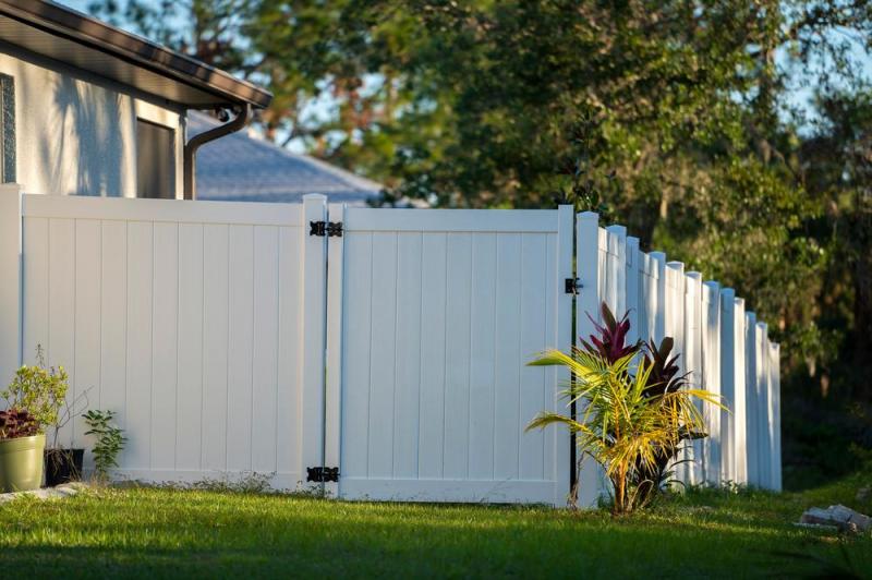 Cl&ocirc;ture de jardin &agrave; Courri&egrave;res : nos conseils pour bien la choisir